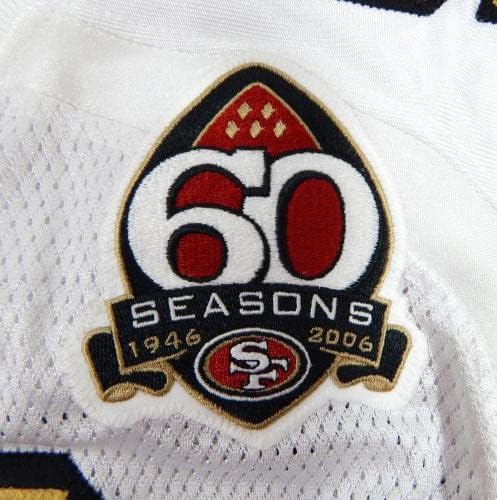 2006-ban a San Francisco 49ers Anthony Adams 91 Játék Kiadott Fehér Jersey-60 P 48 62 - Aláíratlan NFL Játék Használt